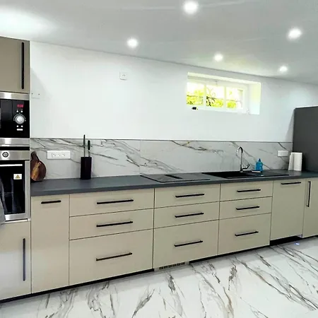 Le Jardin D'eden By Leslodgespa 3* ブロッツアイム